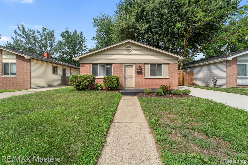 6880 Janet Street Property Photo 1