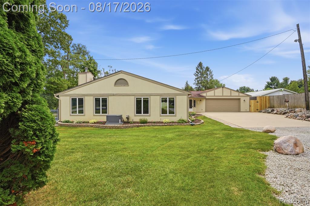 10286 7 Mile Road Property Photo 1