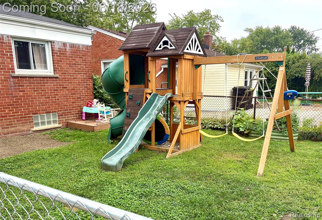 1812 E Longmeadow Road Property Photo 5