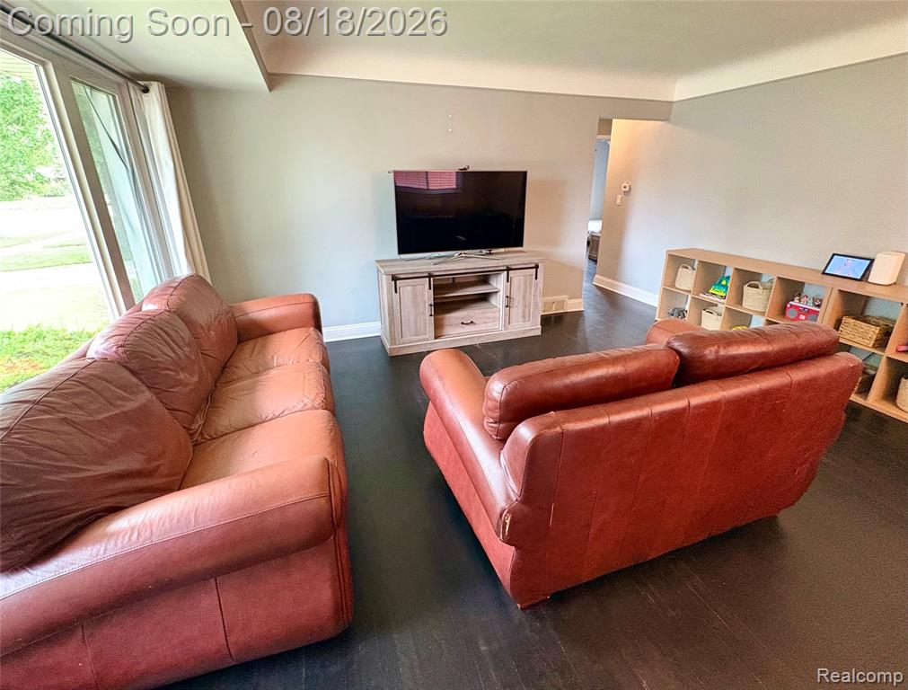 1812 E Longmeadow Road Property Photo 10
