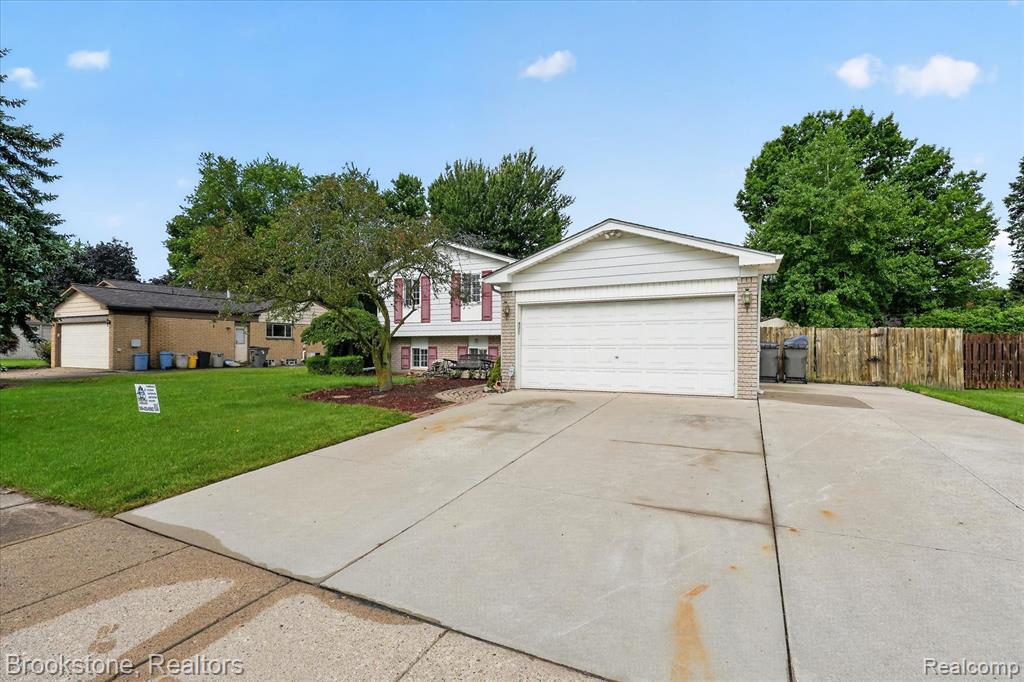 39795 Waldorf Drive Property Photo 4