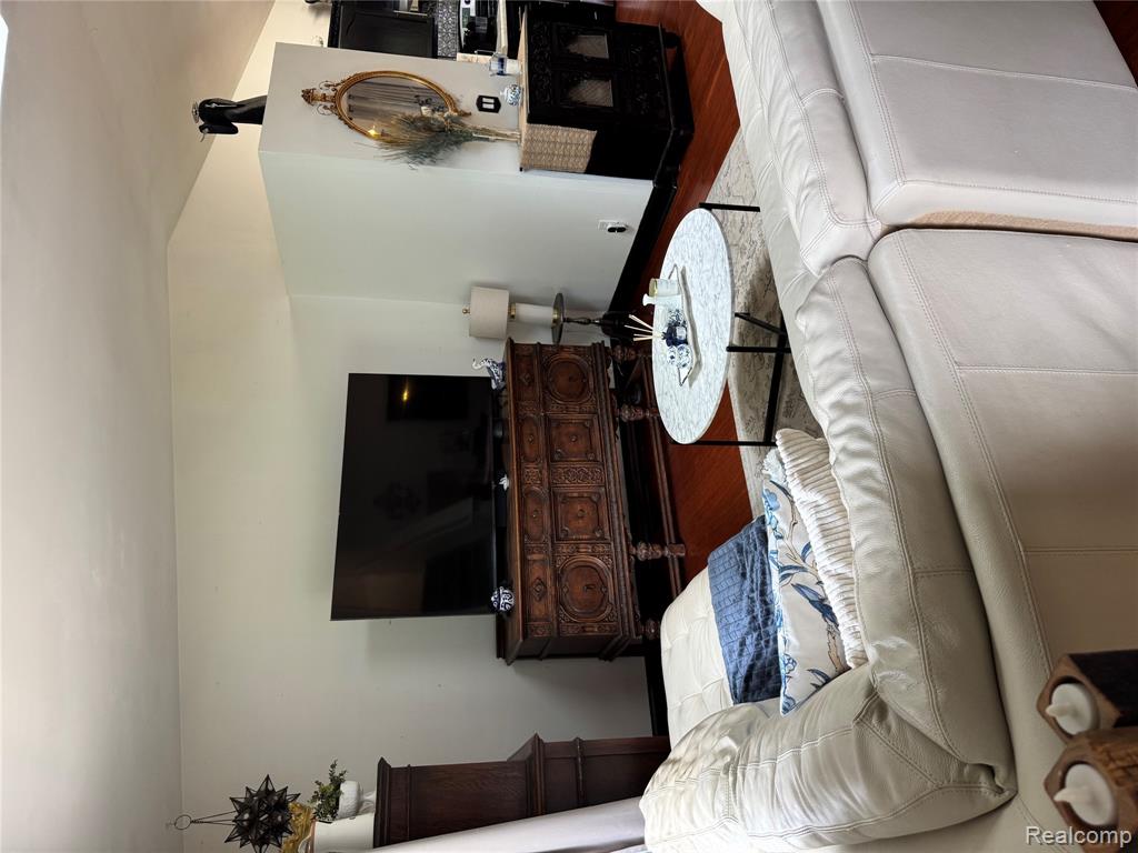 3877 Westlyn Drive Property Photo 4