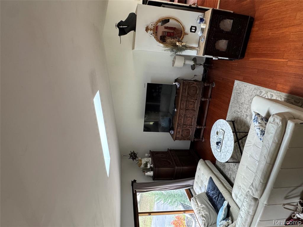 3877 Westlyn Drive Property Photo 7
