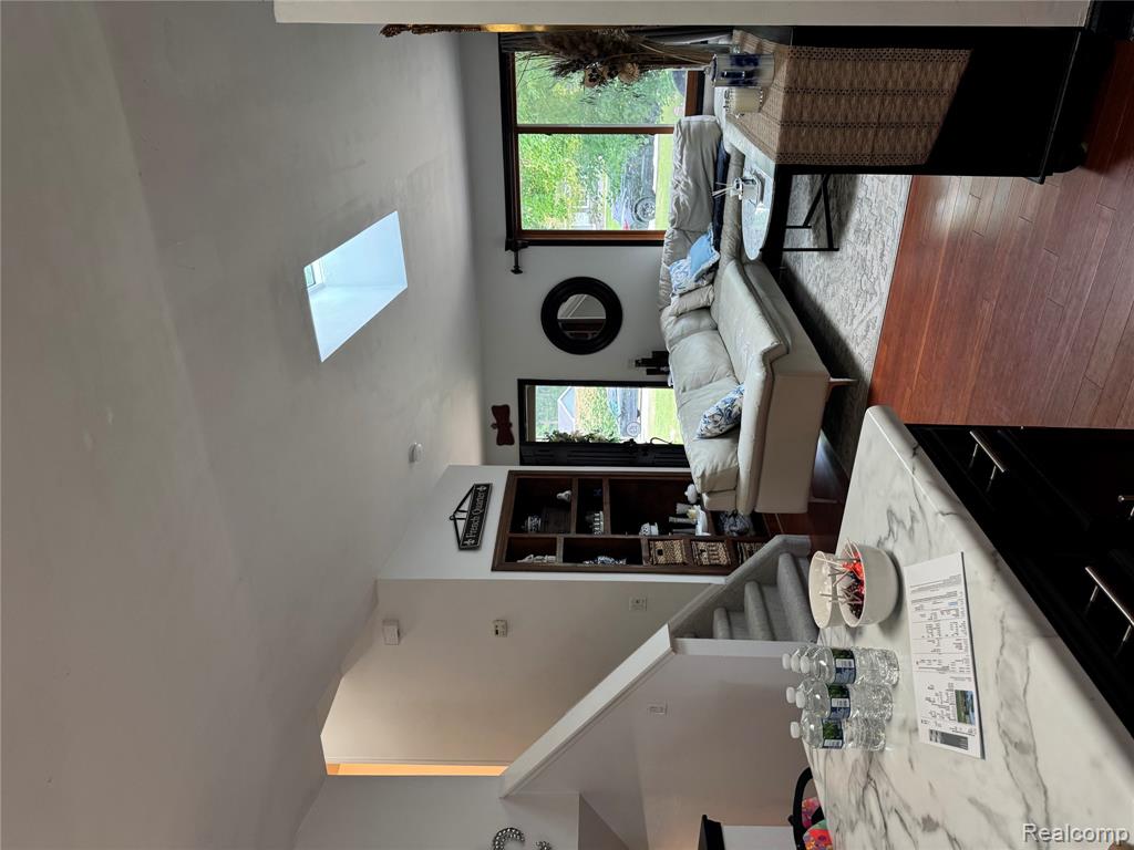 3877 Westlyn Drive Property Photo 14