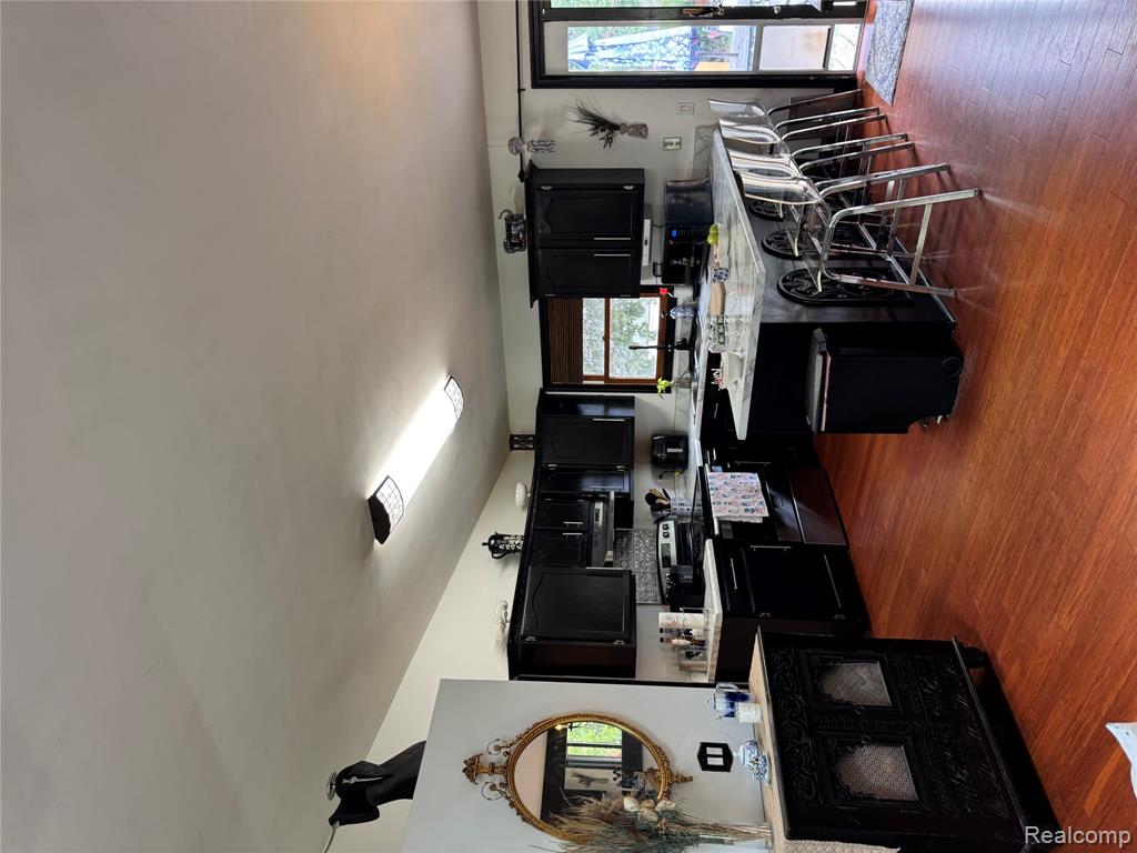 3877 Westlyn Drive Property Photo 17