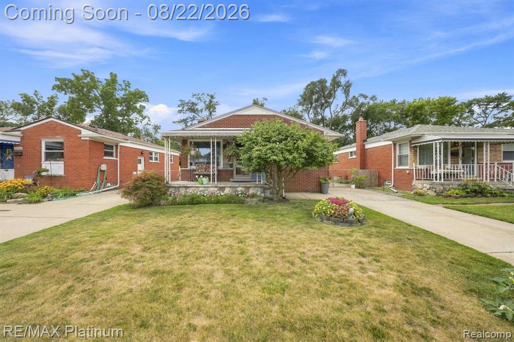 24371 Currier Street Property Photo 1