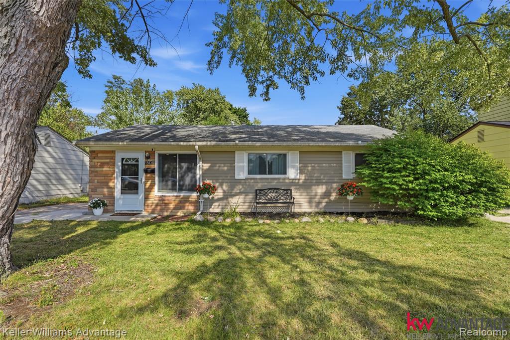 18450 Kinloch Property Photo 1