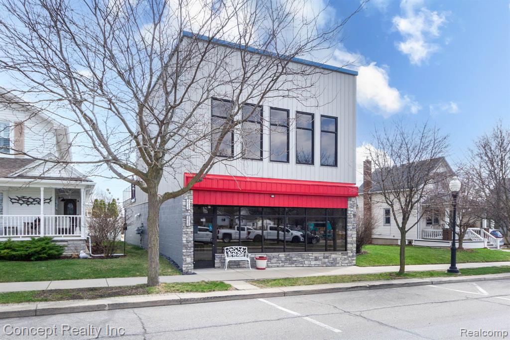 2935 W Jefferson Avenue Property Photo 3