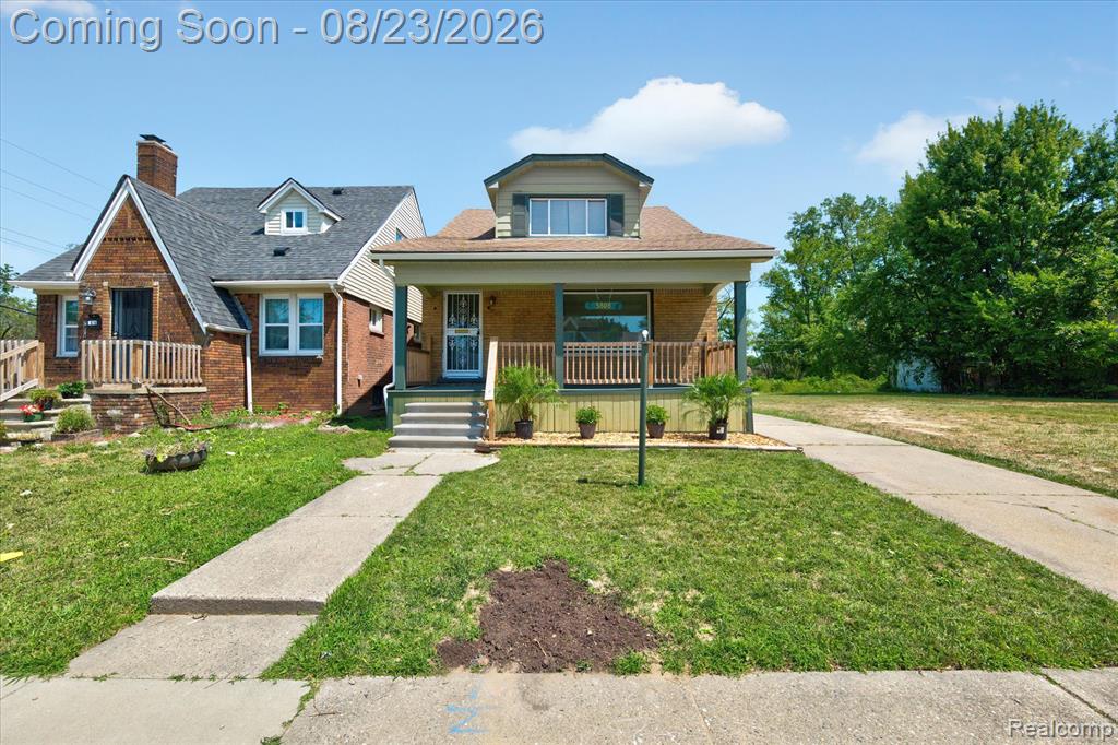 5808 WAYBURN Street Property Photo 1