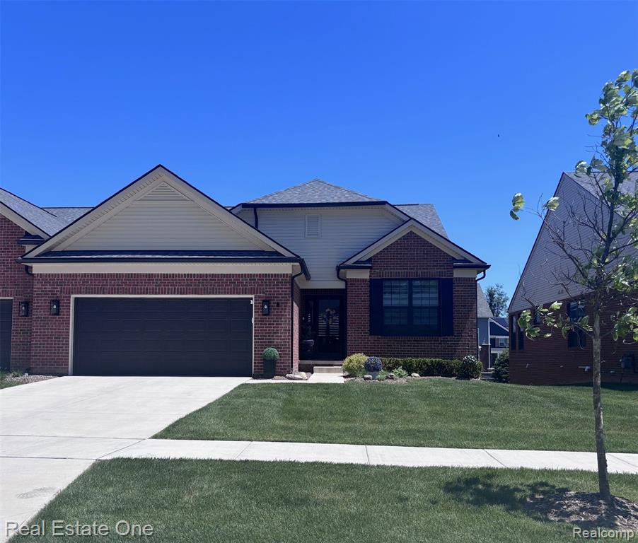 55769 Oak Pointe Drive Property Photo 1