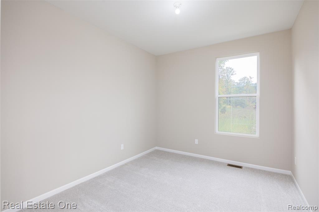 55769 Oak Pointe Drive Property Photo 7