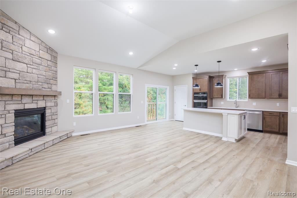 55769 Oak Pointe Drive Property Photo 11