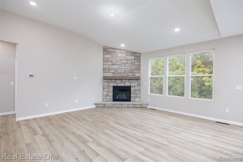 55769 Oak Pointe Drive Property Photo 12