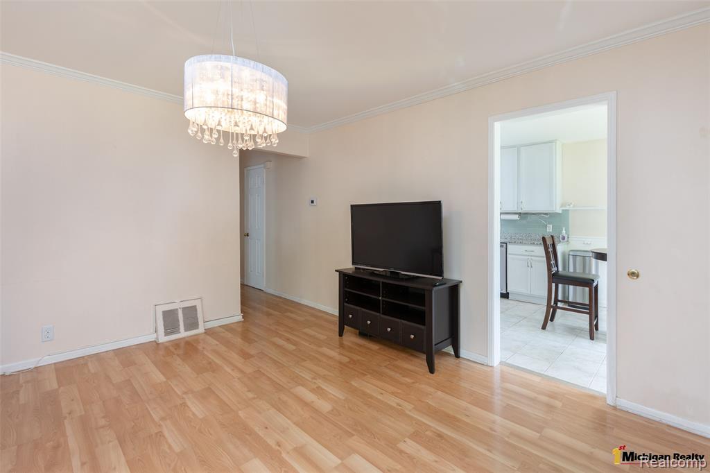 1564 Cole Street Property Photo 5