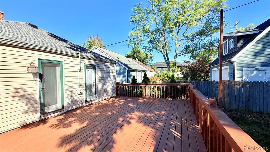 1564 Cole Street Property Photo 23