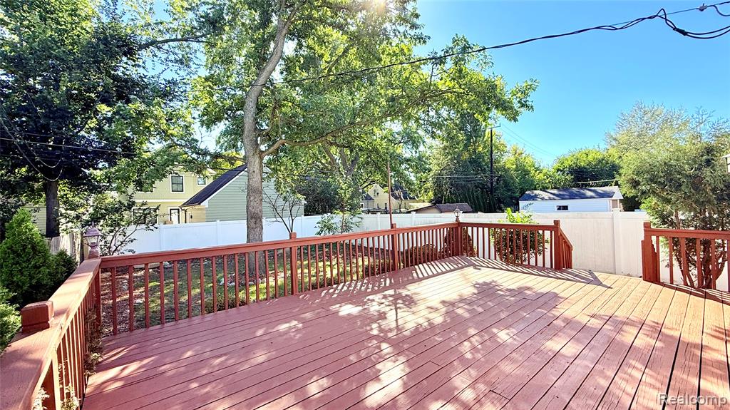 1564 Cole Street Property Photo 25