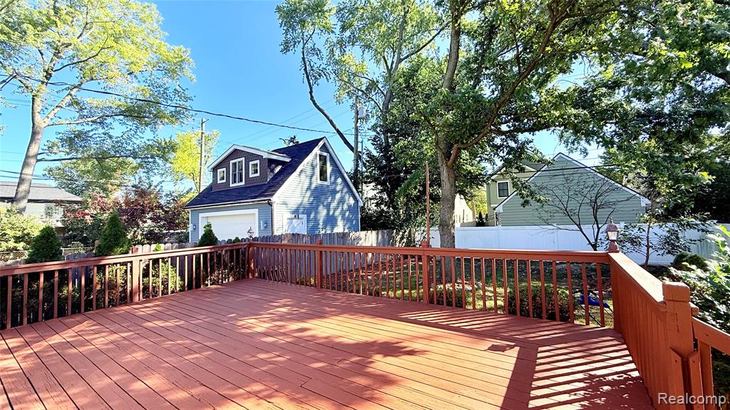 1564 Cole Street Property Photo 26