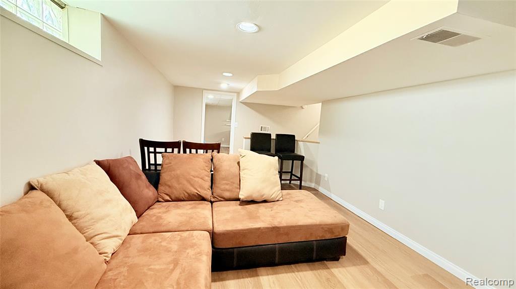 1564 Cole Street Property Photo 27