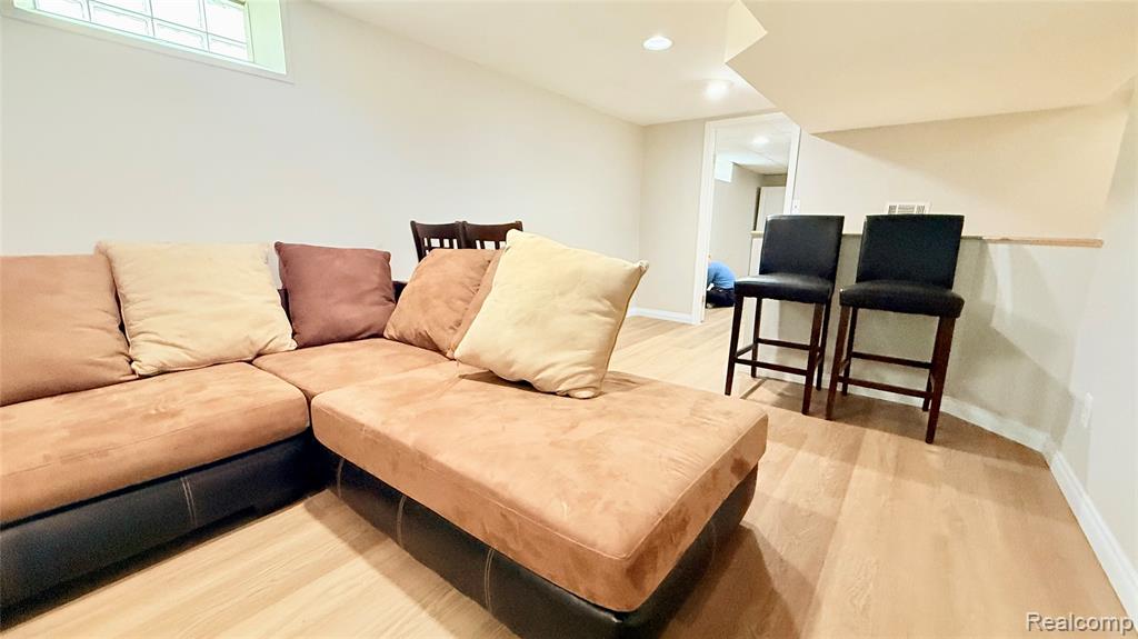1564 Cole Street Property Photo 28