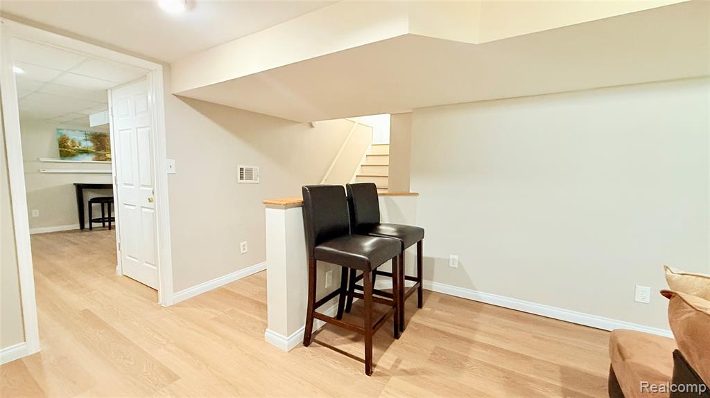 1564 Cole Street Property Photo 31