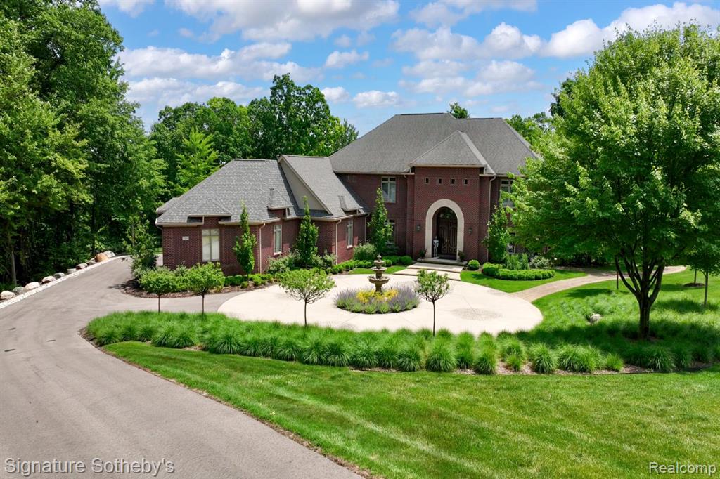 5001 FOREST VALLEY Property Photo 1