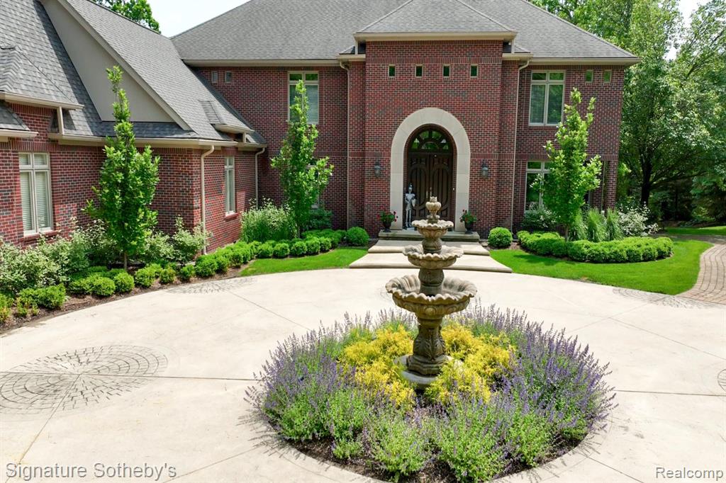 5001 Forest Valley Property Photo 4