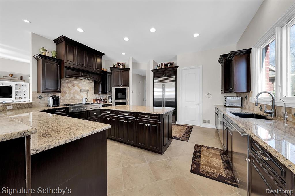 5001 Forest Valley Property Photo 31