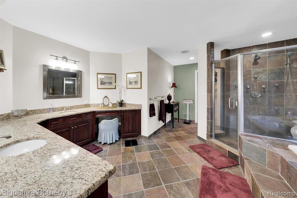 5001 Forest Valley Property Photo 43