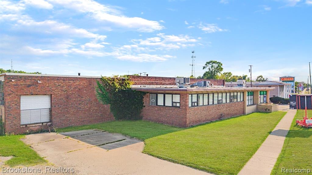 26051 Michigan Avenue Property Photo 3