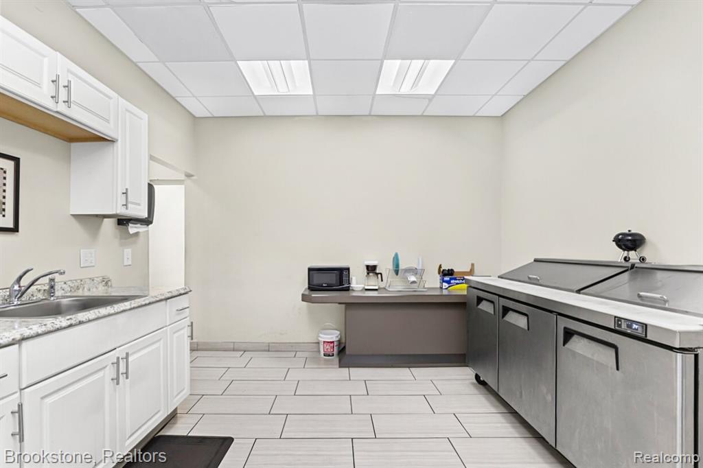 26051 Michigan Avenue Property Photo 17