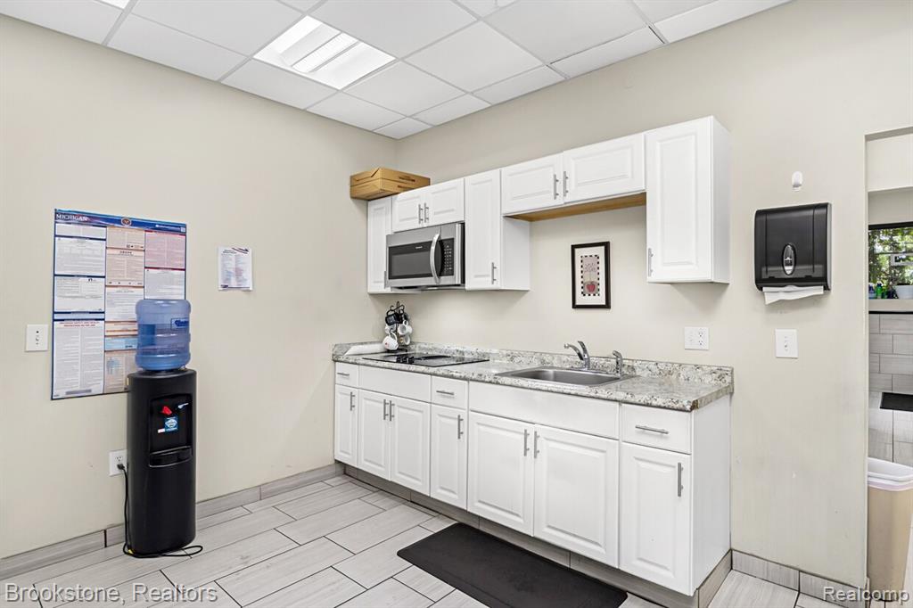 26051 Michigan Avenue Property Photo 21