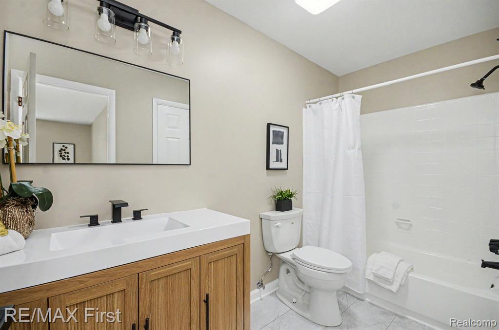 27701 Roy Street Property Photo 15