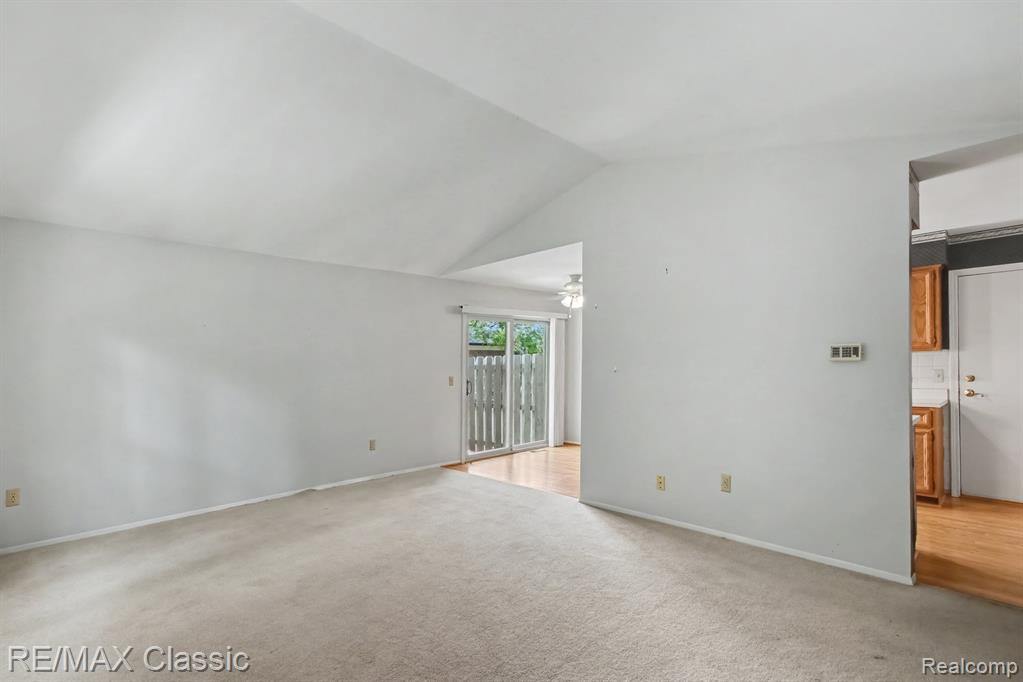 1489 Dover Hill Property Photo 4
