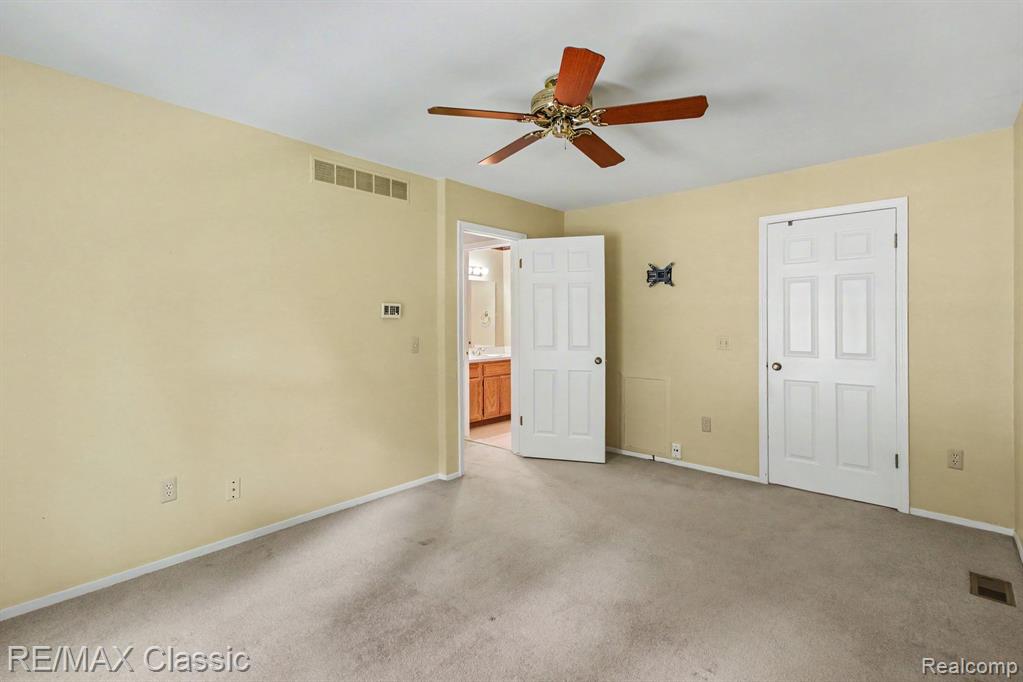 1489 Dover Hill Property Photo 9