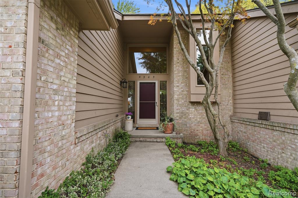 4963 Countryside Drive Property Photo 5