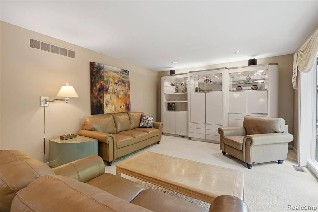 4963 Countryside Drive Property Photo 8