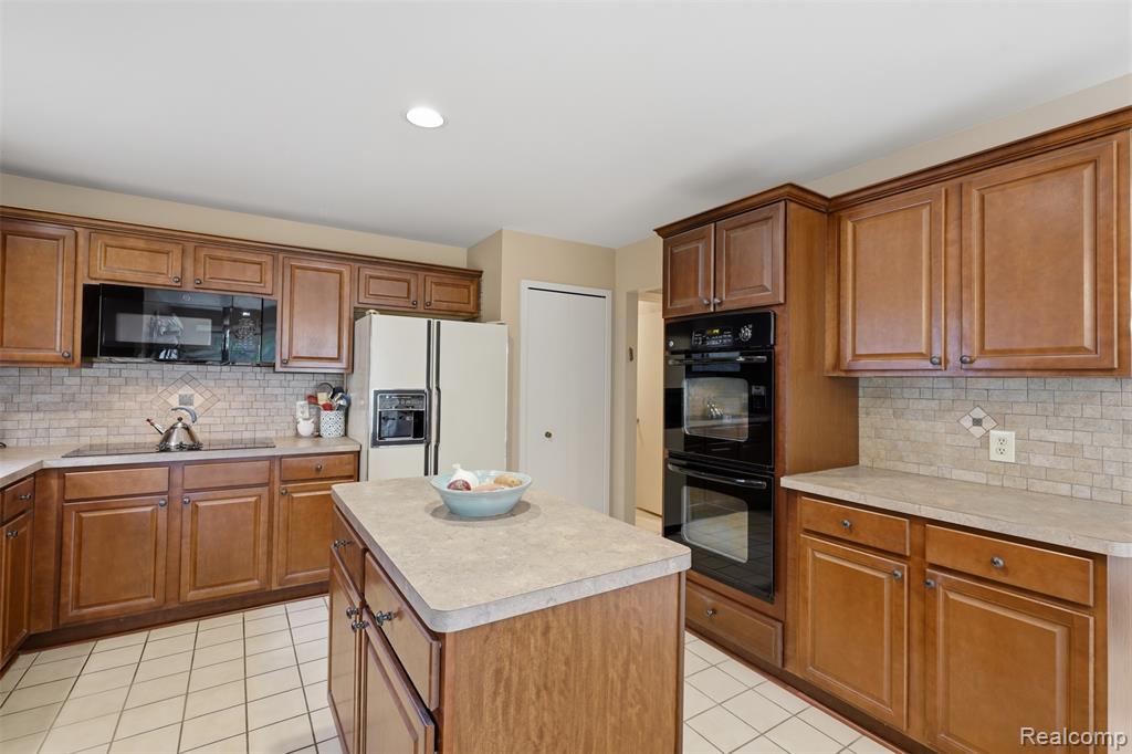 4963 Countryside Drive Property Photo 18