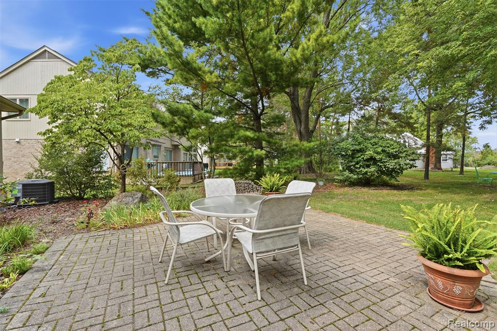 4963 Countryside Drive Property Photo 45