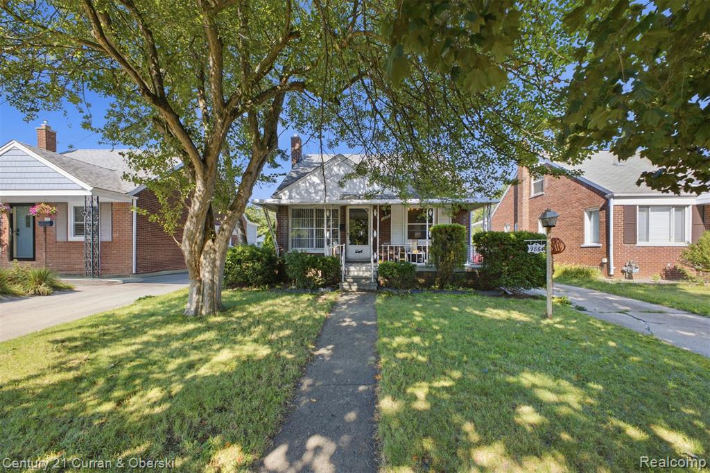 9864 Quandt Avenue Property Photo 1