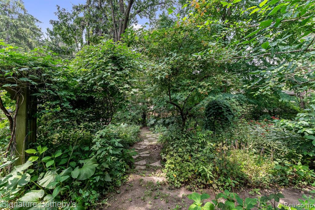 7939 Caberfae Trail Property Photo 31