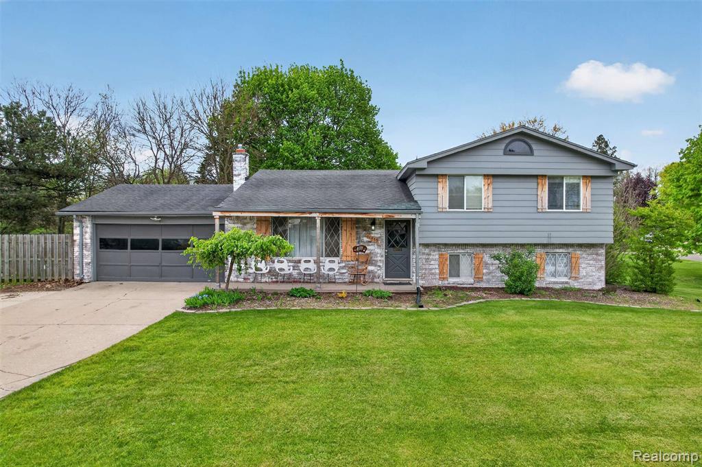 11479 Farmhill Drive Property Photo 1
