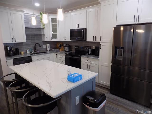 36225 Dominion Circle Property Photo 2