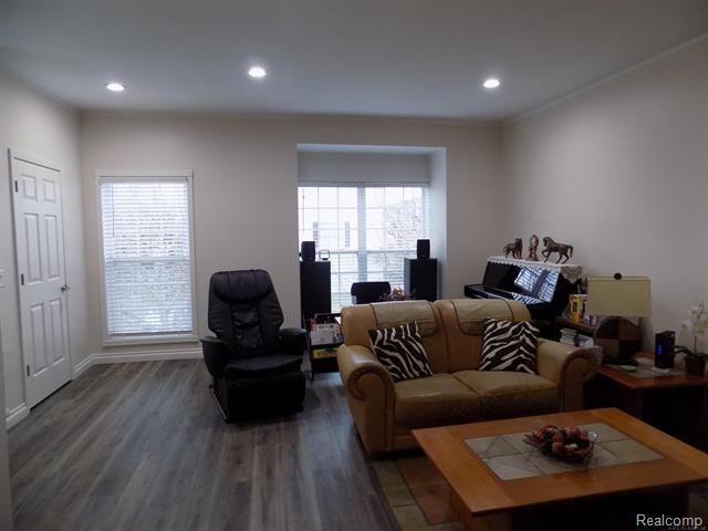 36225 Dominion Circle Property Photo 5