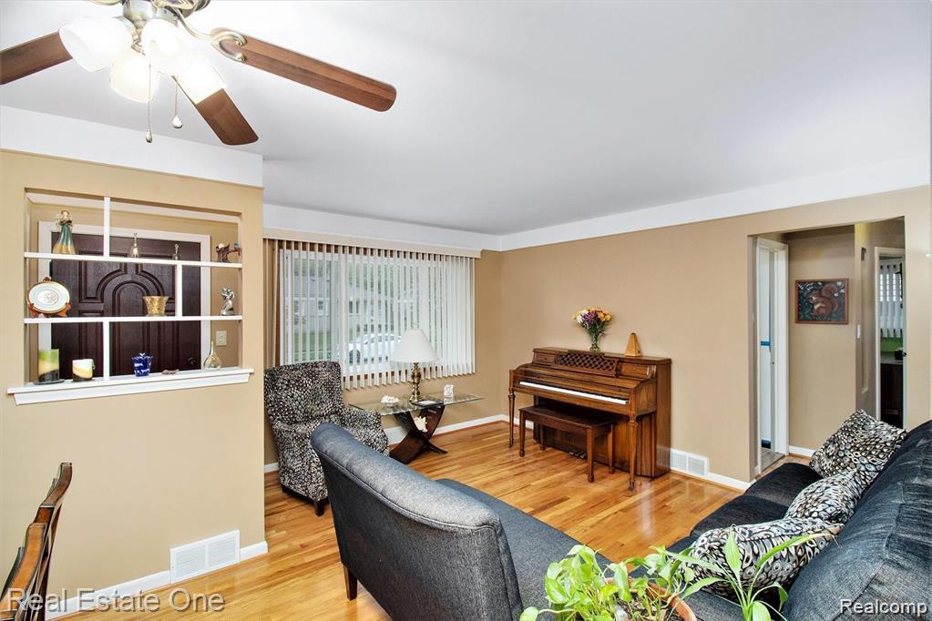 4327 Eastlawn Avenue Property Photo 3