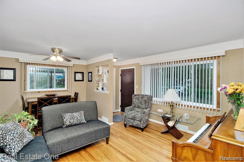 4327 Eastlawn Avenue Property Photo 4