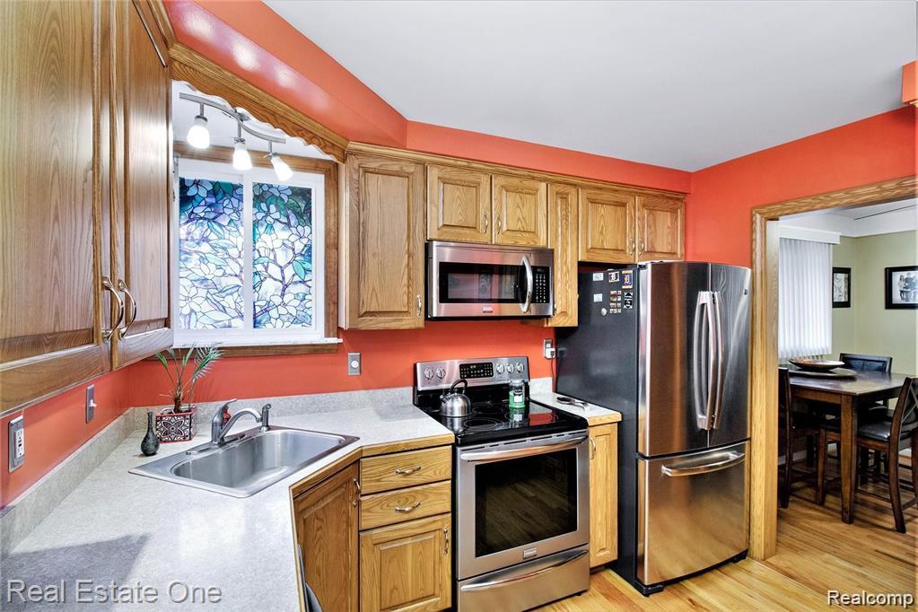 4327 Eastlawn Avenue Property Photo 7