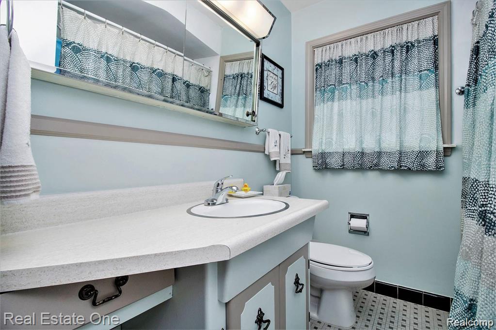 4327 Eastlawn Avenue Property Photo 13
