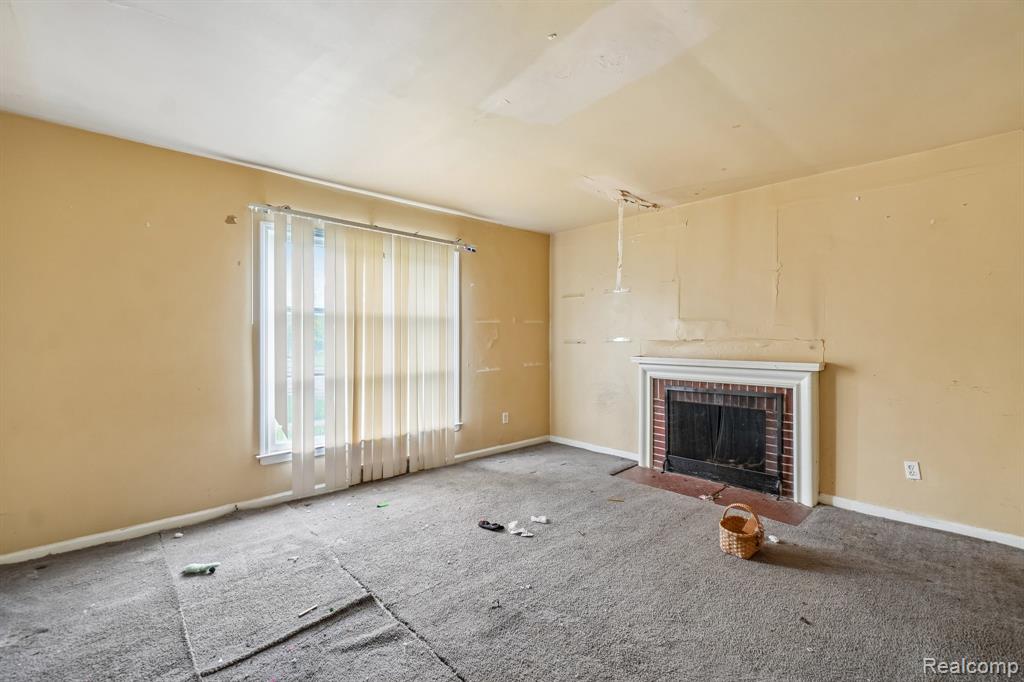 5969 Cadieux Road Property Photo 4