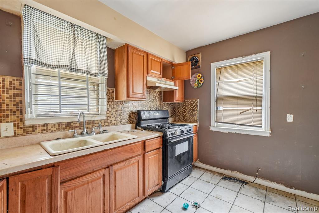 5969 Cadieux Road Property Photo 7