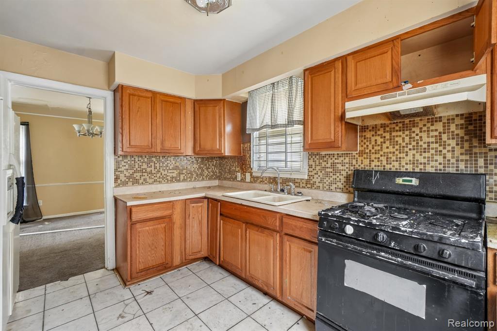 5969 Cadieux Road Property Photo 8